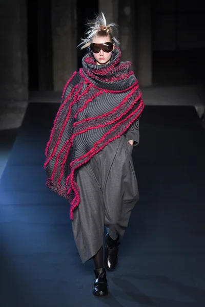Look 28
